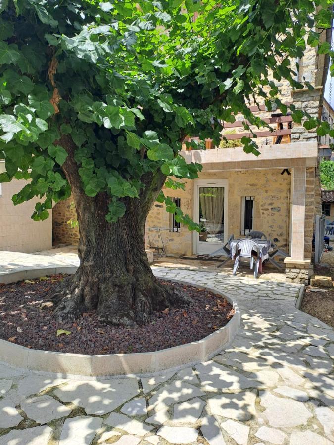 Gite 2 "Le Tilia " Aux Magnolias 3 Etoiles 欧布纳 外观 照片